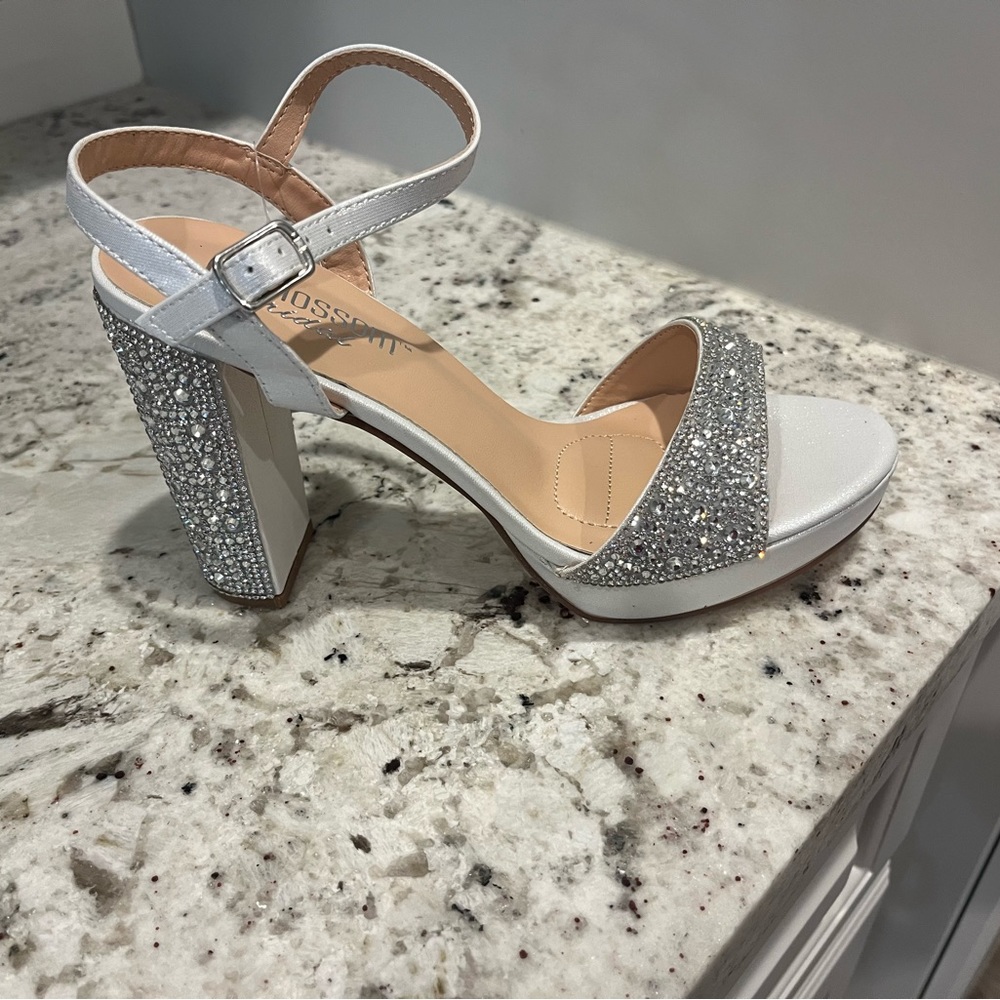 Brand New With Tags Never Worn Size 7